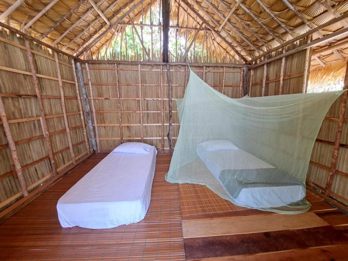 Coco Huts Guest House Waisai Exteriör bild
