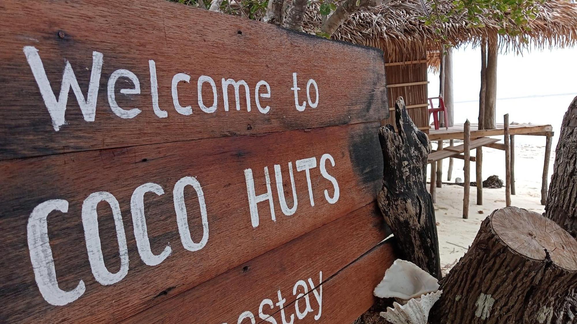 Coco Huts Guest House Waisai Rum bild